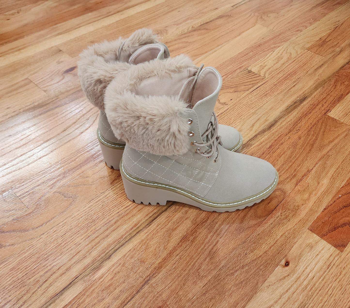 Nicole Miller Boots w/Faux Fur