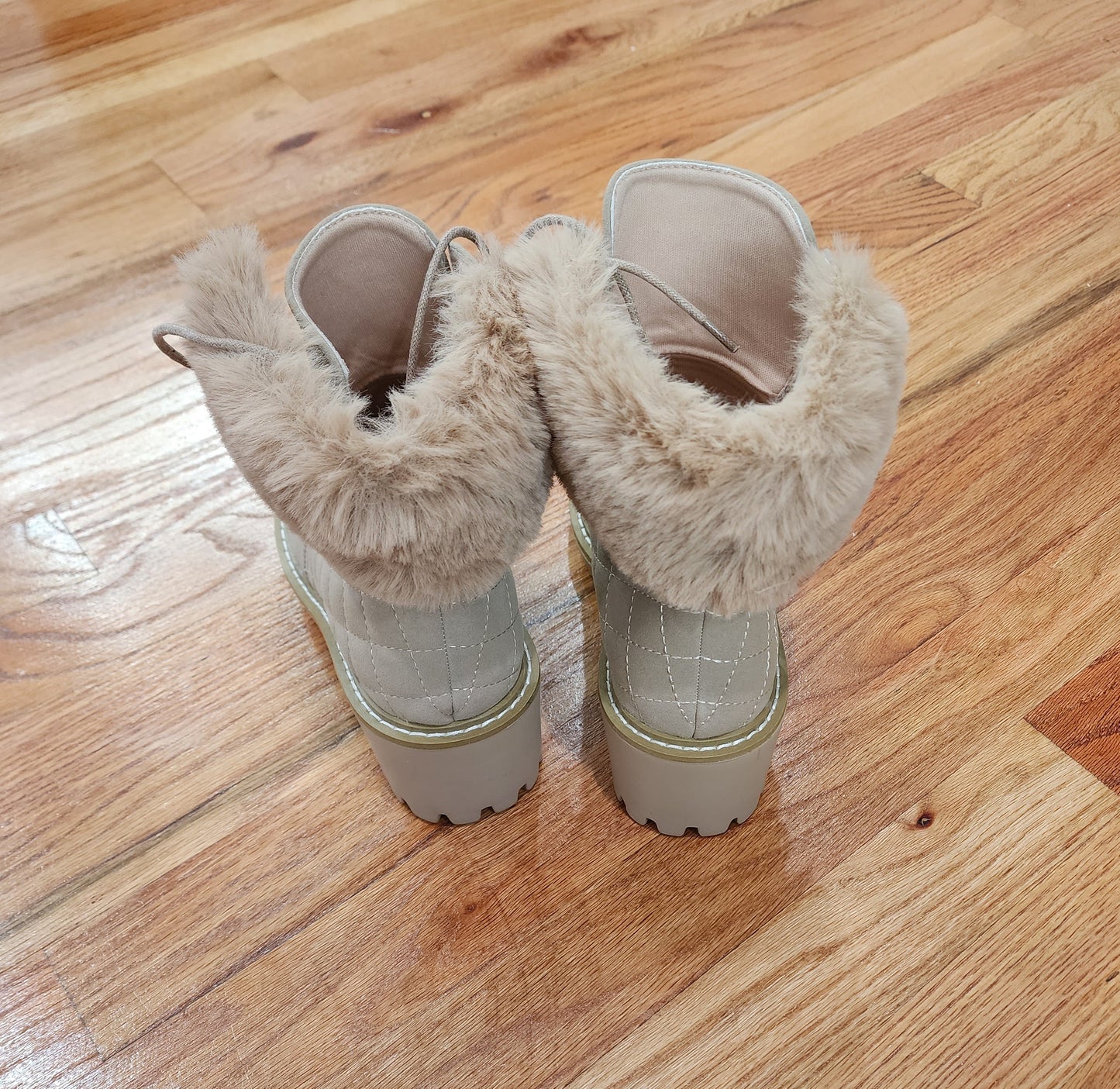 Nicole Miller Boots w/Faux Fur